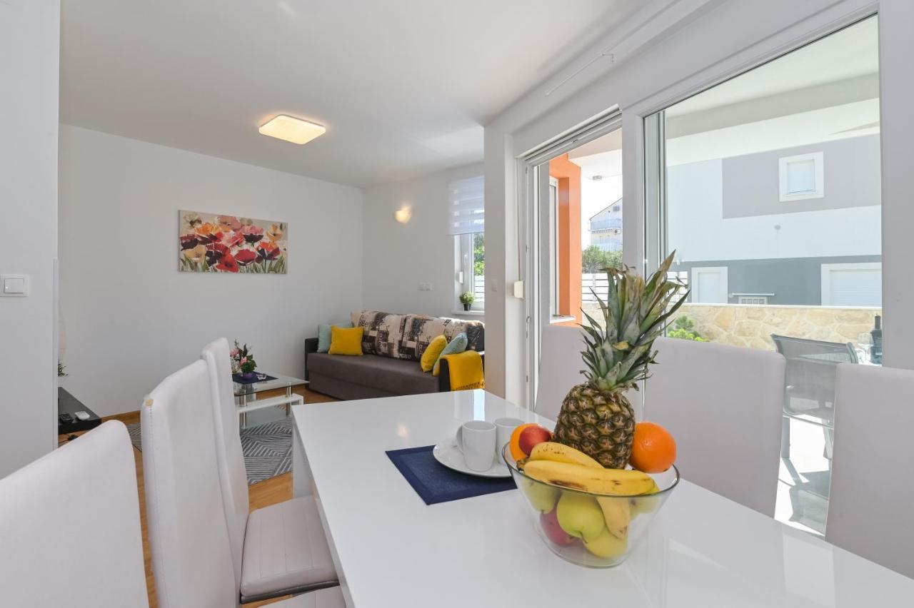 Apartment Funtastic With Private Pool Novalja Exterior foto